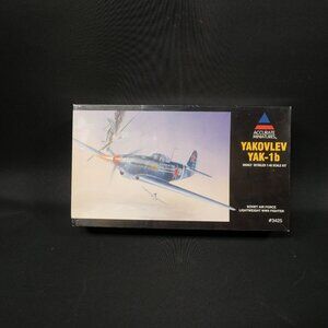 Accurate Miniatures Yakovlev Yak-1b Model Kit 1/48 #3425 NIB